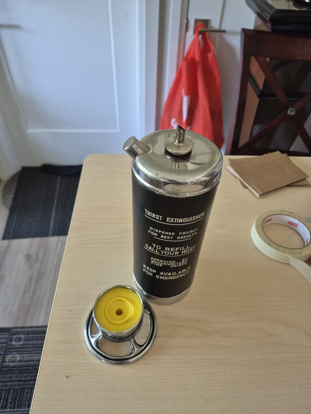 Vintage Thirst Extinguisher Musical Cocktail Shaker - photo 3