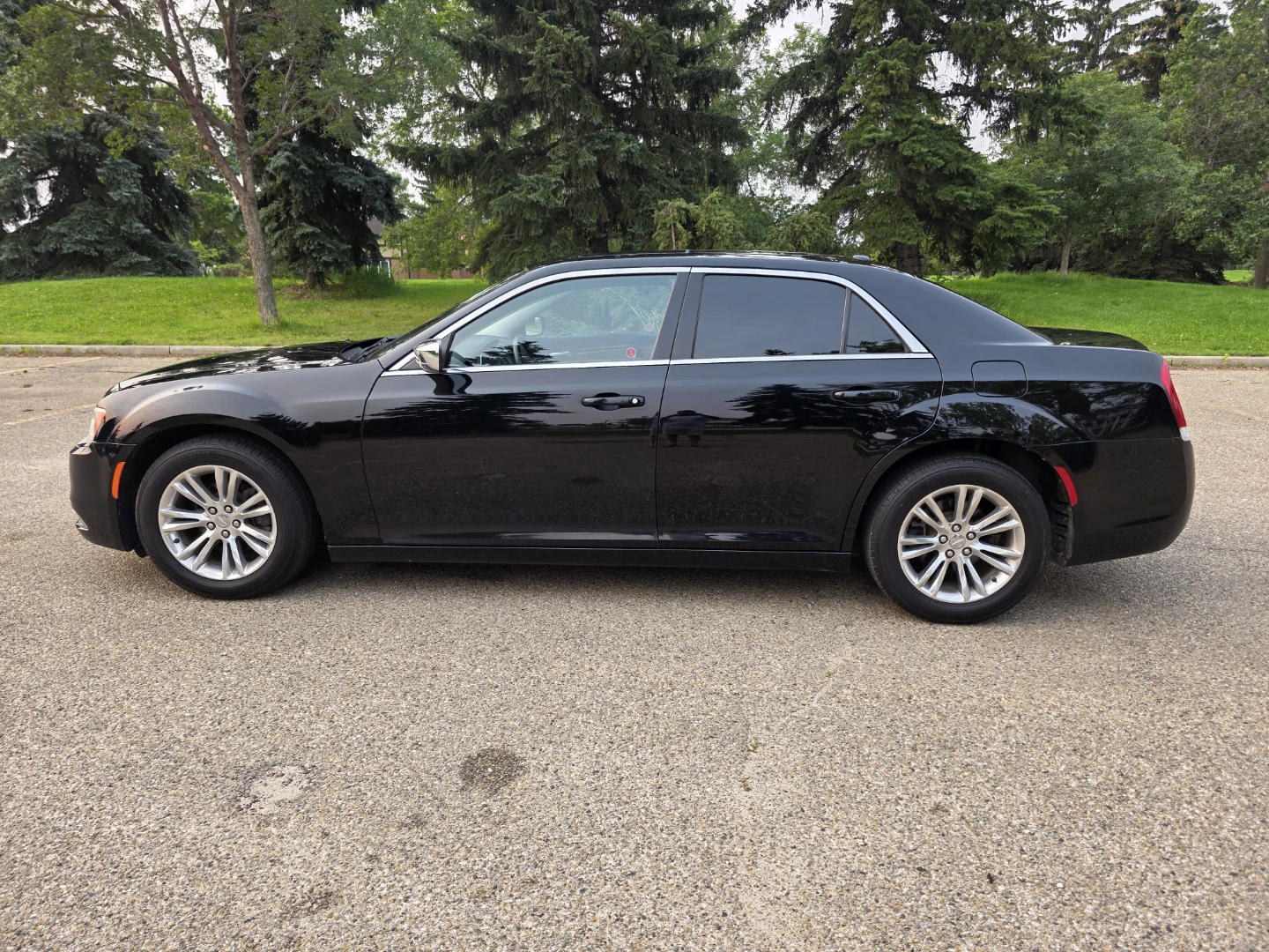 2017 Chrysler 300 - photo 2