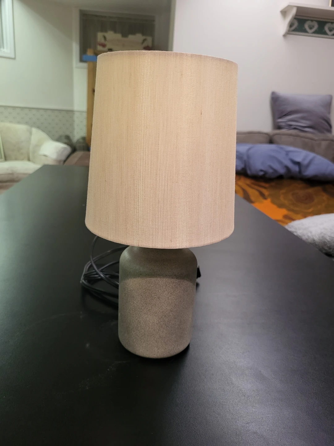 Table Lamp with Beige Shade - photo 2