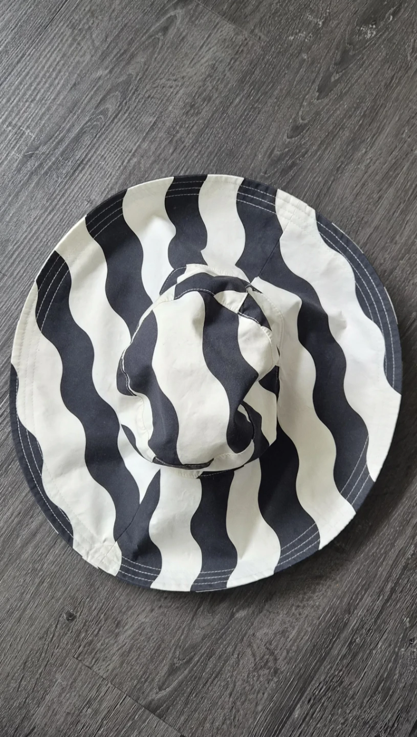 Black and White spiral stripped summer bucket hat - photo 2