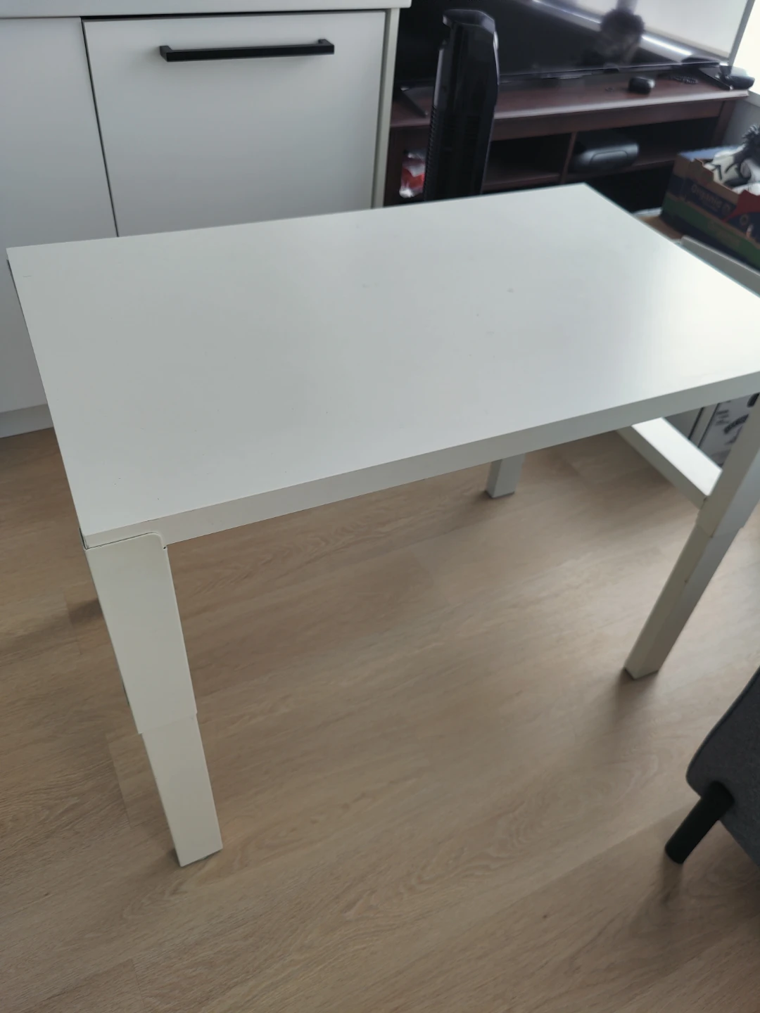White rectangular table
