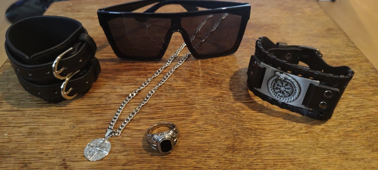 Assorted Men's Accessories (5) pcs