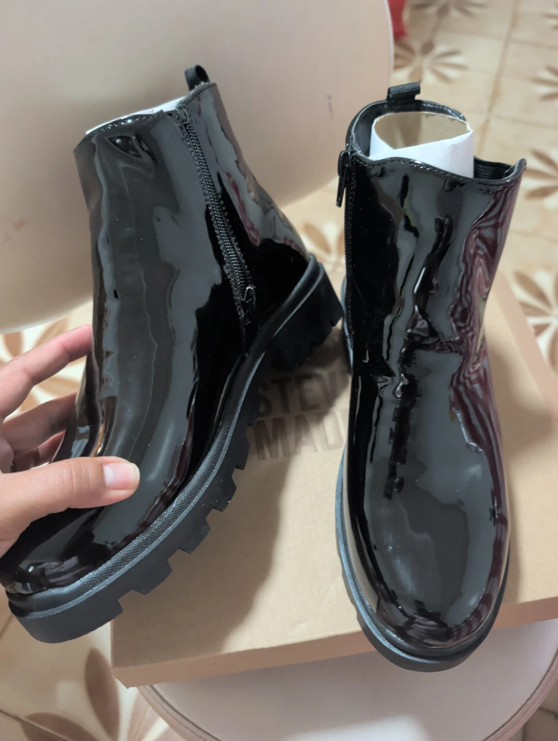 Steve Madden Black Patent Boots Size 5 - photo 5