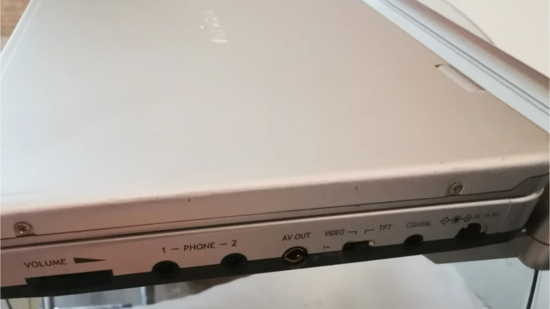 Portable DVD Player - Insignia - photo 4