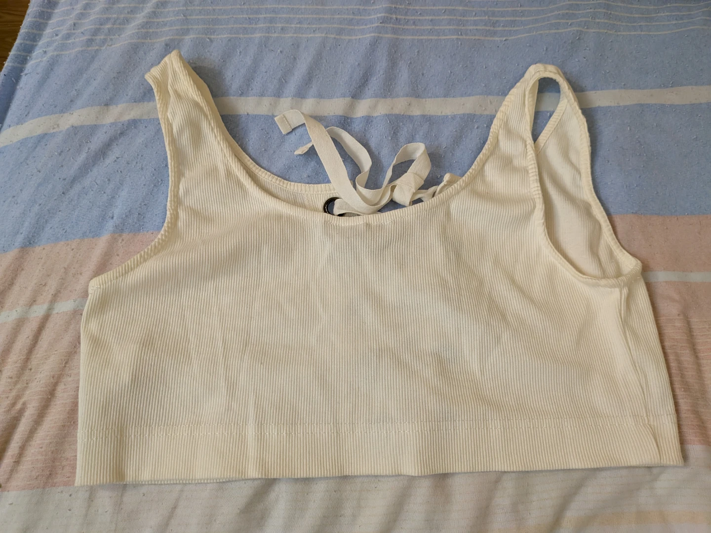 White Lace-Up Crop Top - photo 3