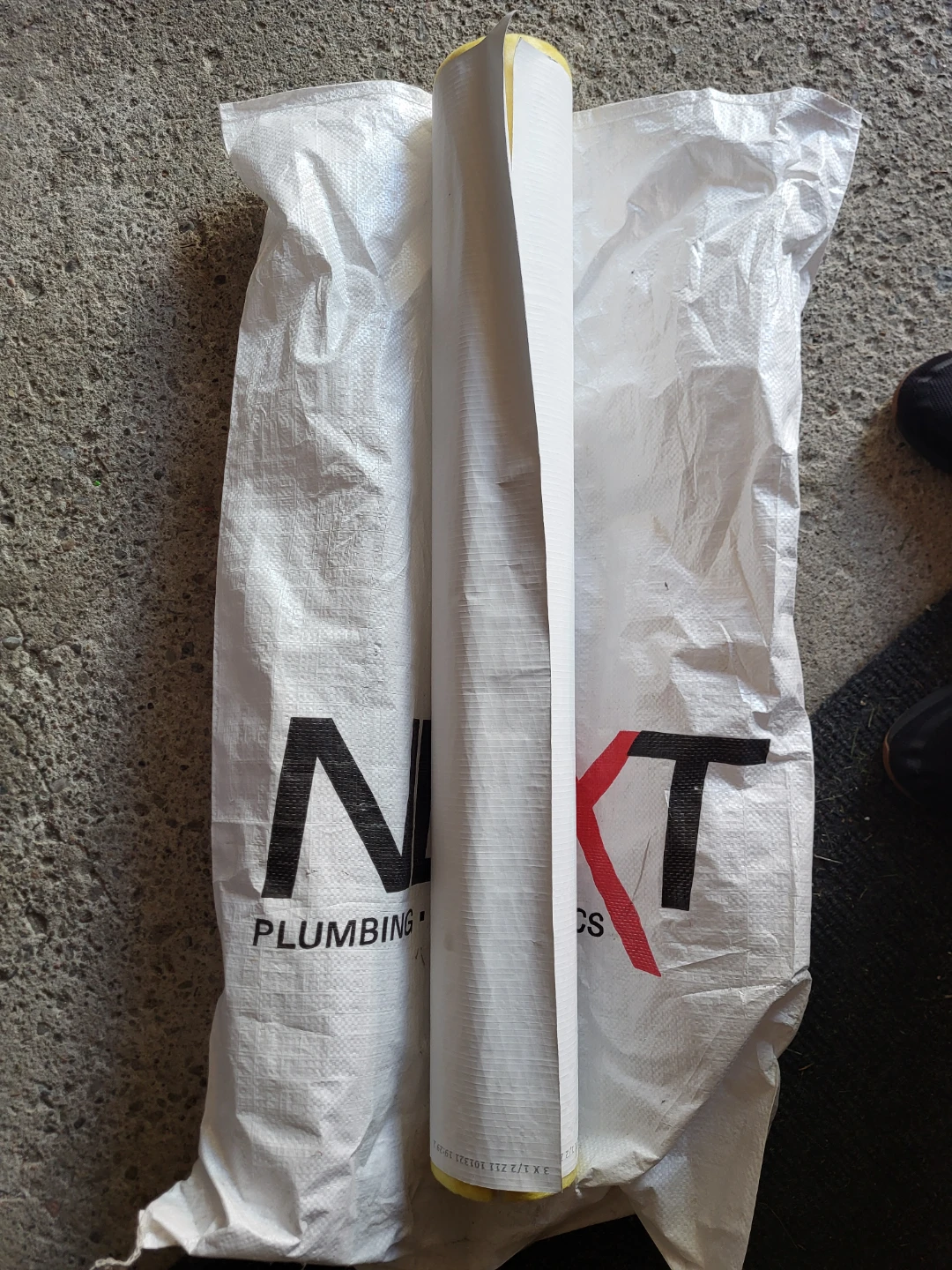 Free - 3.5in diameter pipe insulation - 3ft long - photo 3