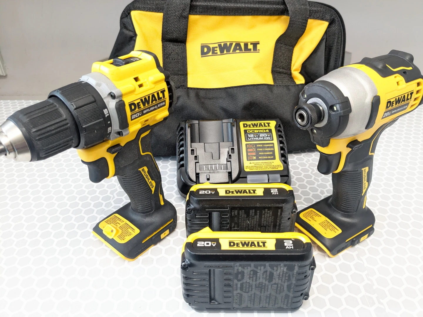 20V Max DeWalt ATOMIC Brushless Contractor Set - photo 2
