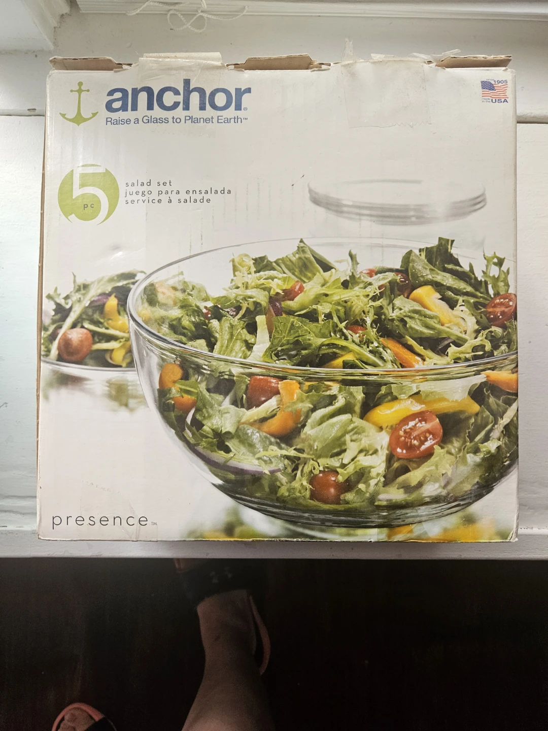 Salad bowl with plates