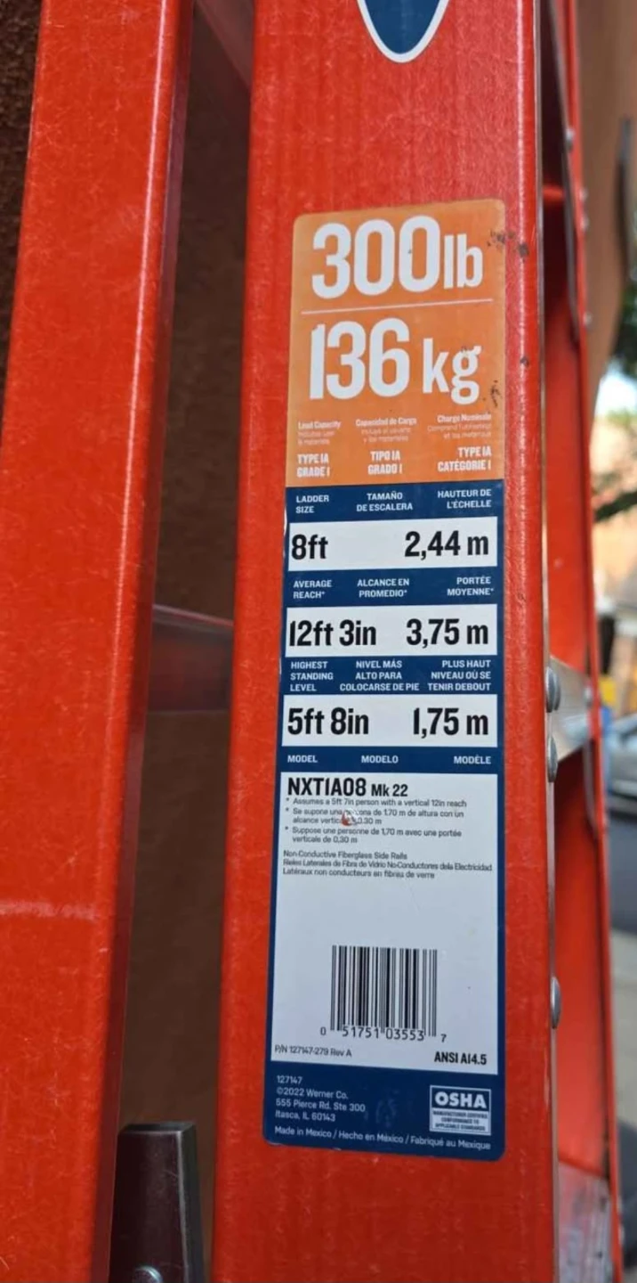 Werner 8ft Fiberglass Ladder - photo 4