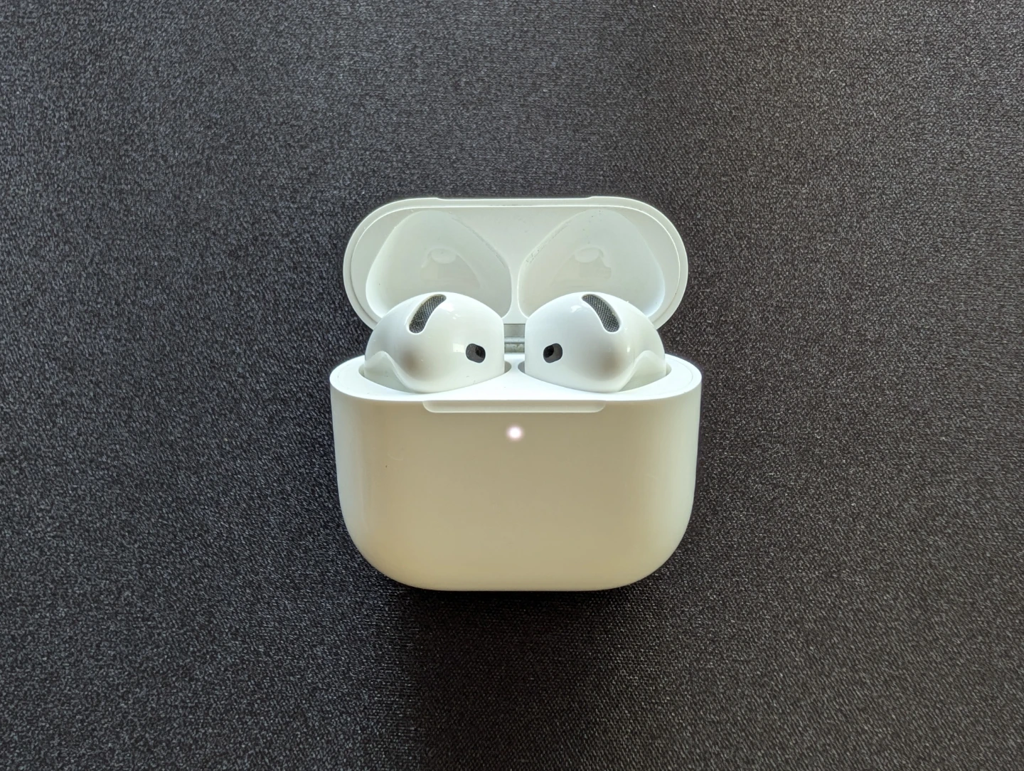 Apple AirPods 4