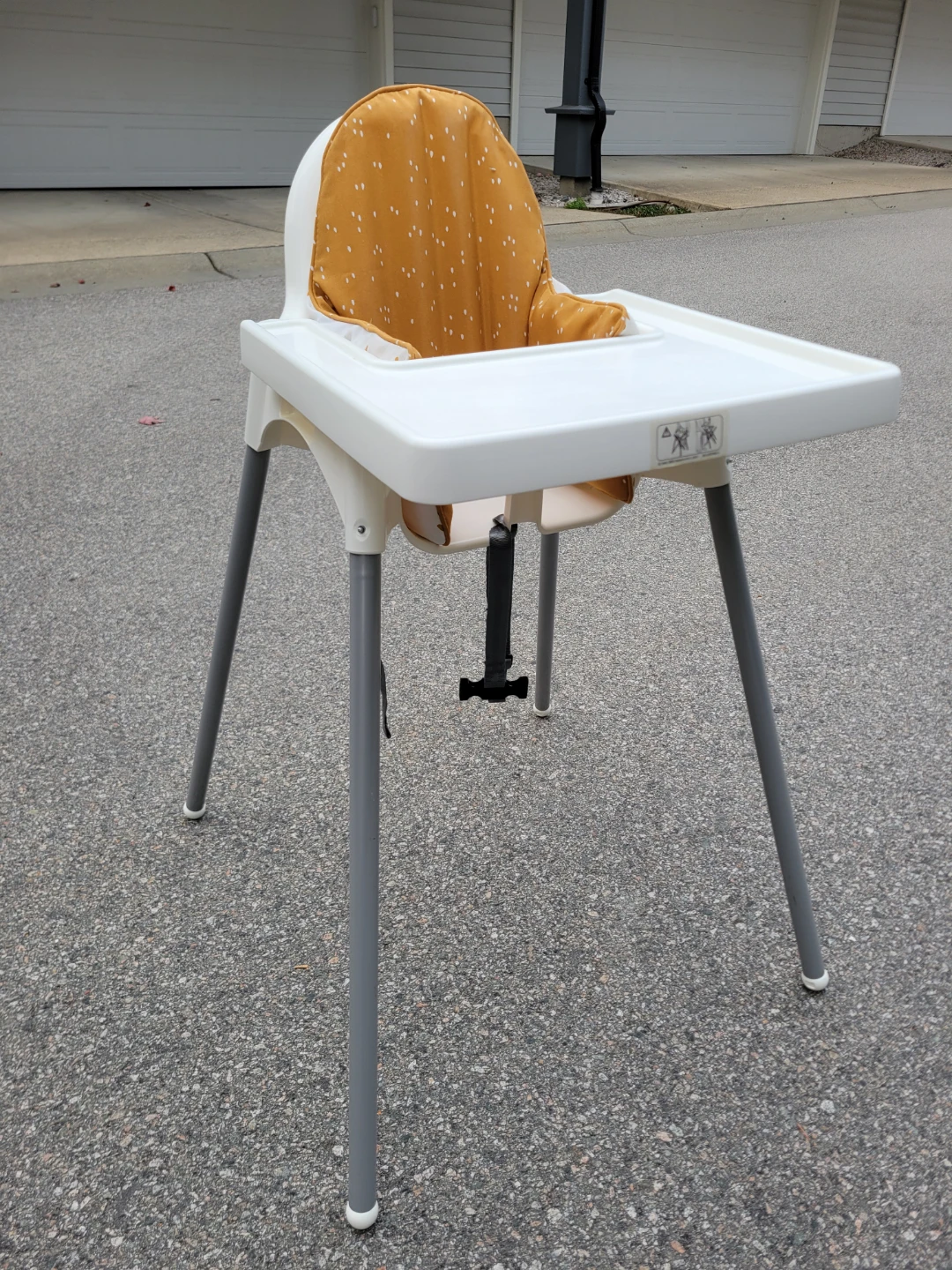 Baby High Chair with Removable Tray & Patterned Cushion Insert - photo 2
