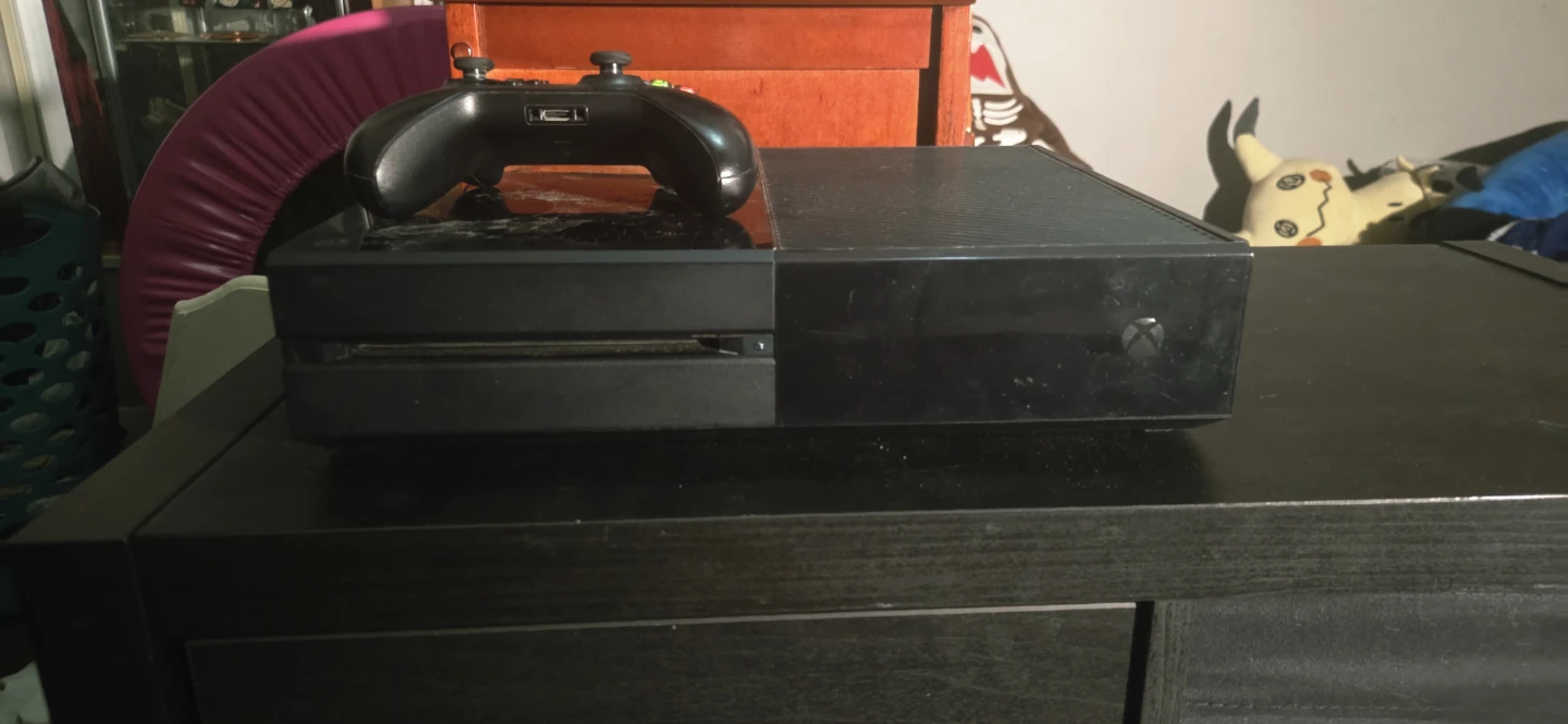 First Gen Xbox One + Controller (For Parts)
