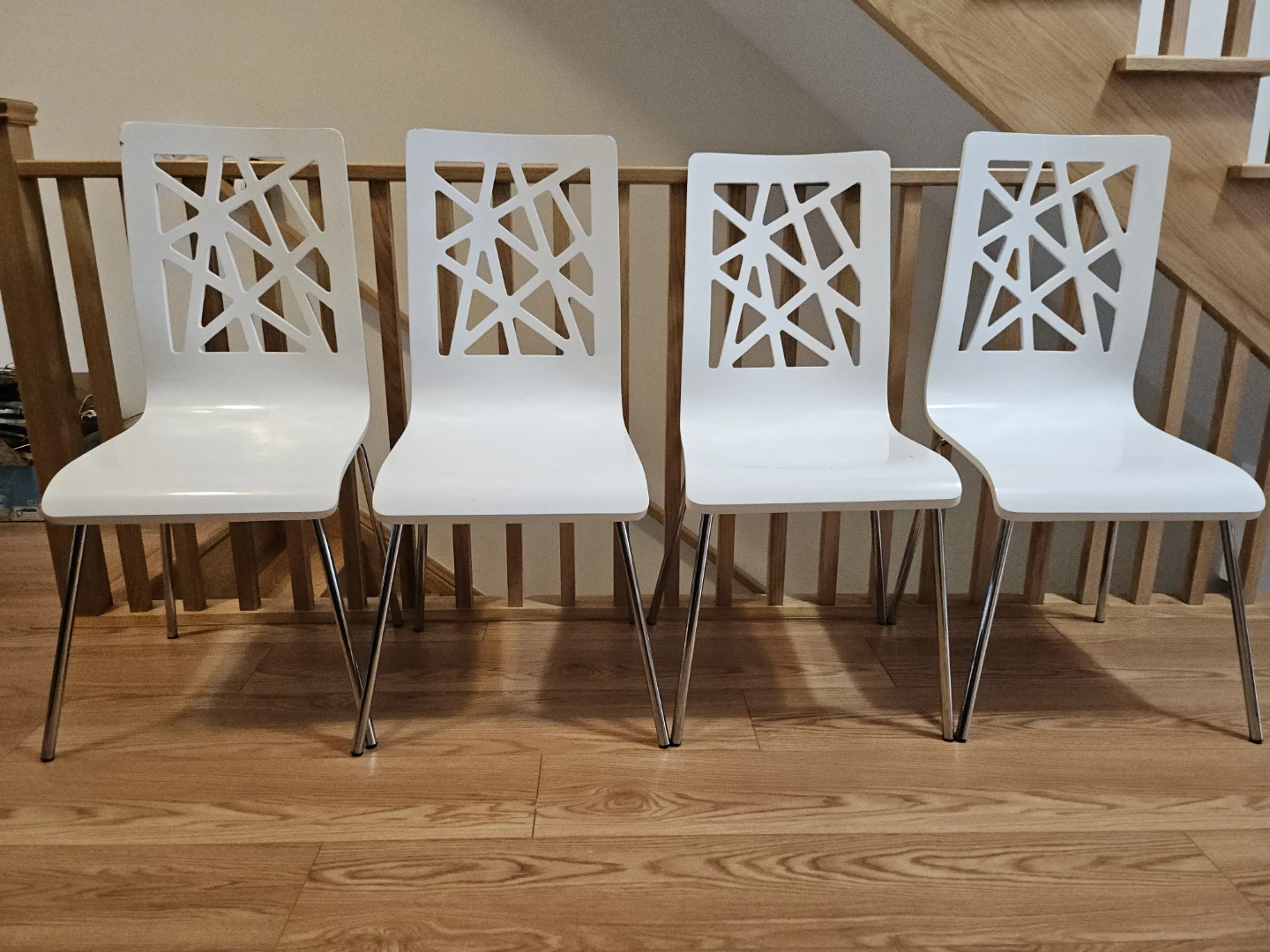 Set of 4 White Modern Chairs