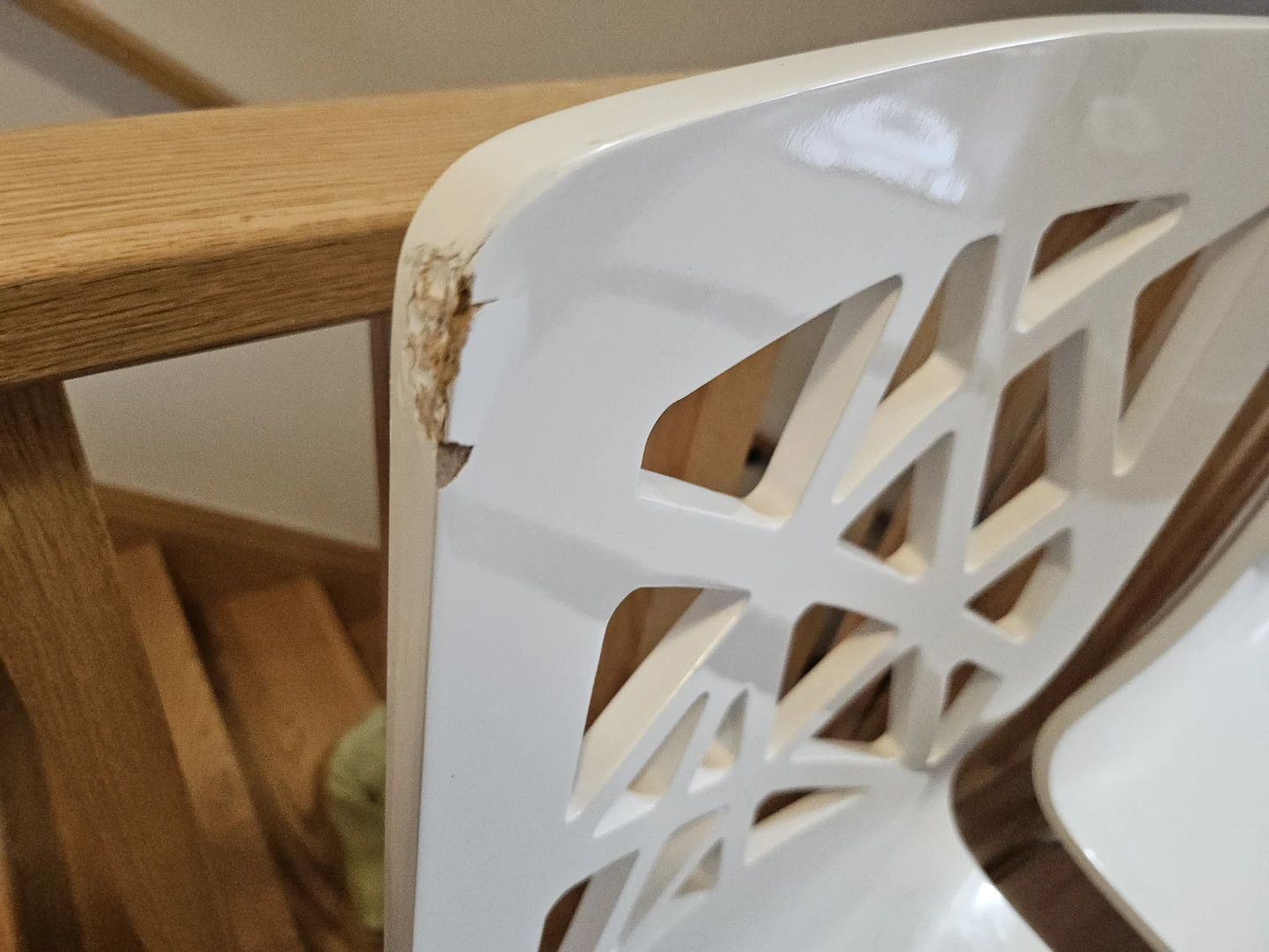 Set of 4 White Modern Chairs - photo 3