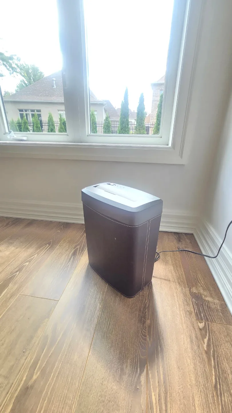 Staples Shredder