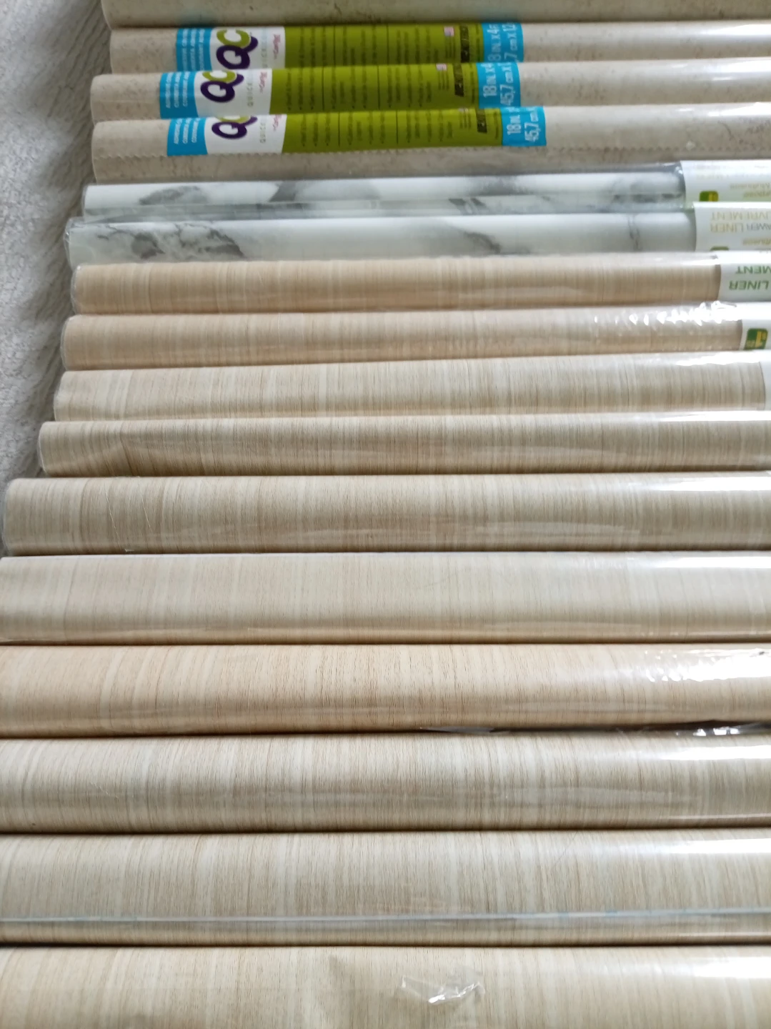 Bundles of assorted peel-and-stick vinyl shelf liner - photo 2