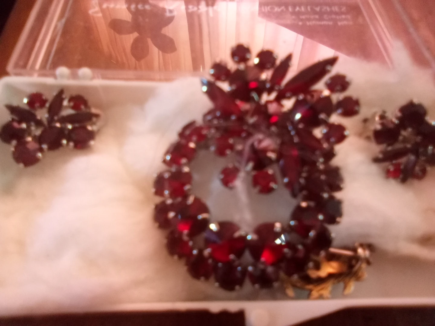 Costume Jewelry  Collection  hundreds of beautiful pieces - photo 4