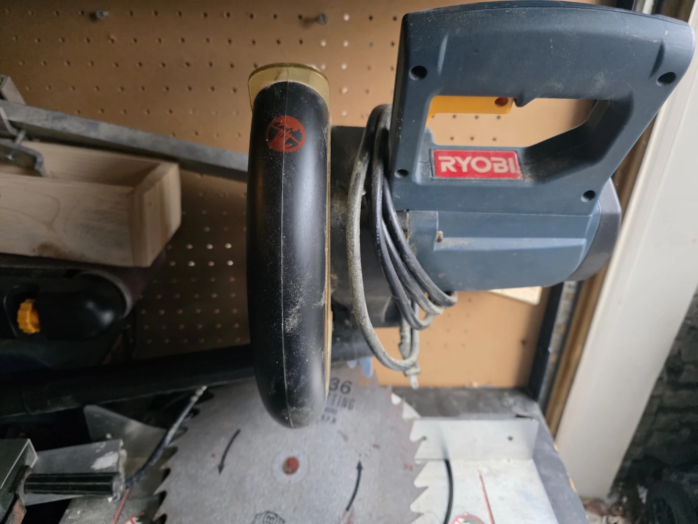 Ryobi Compound Miter Saw