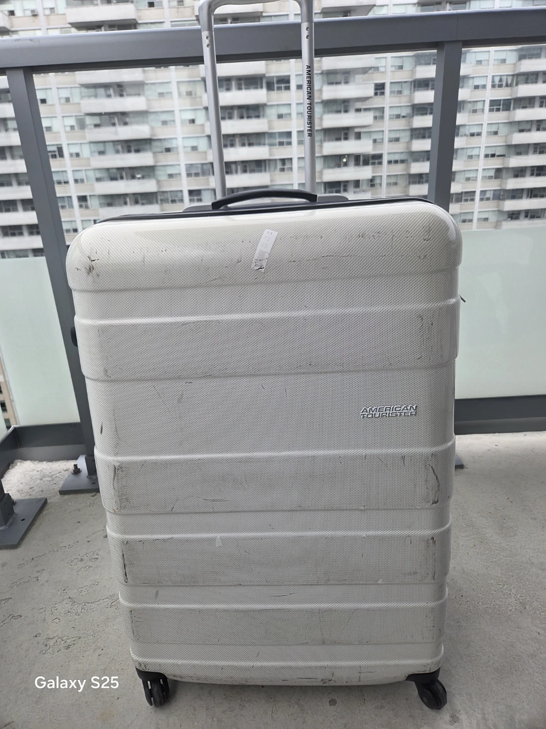 American Tourister White Hardside Suitcase