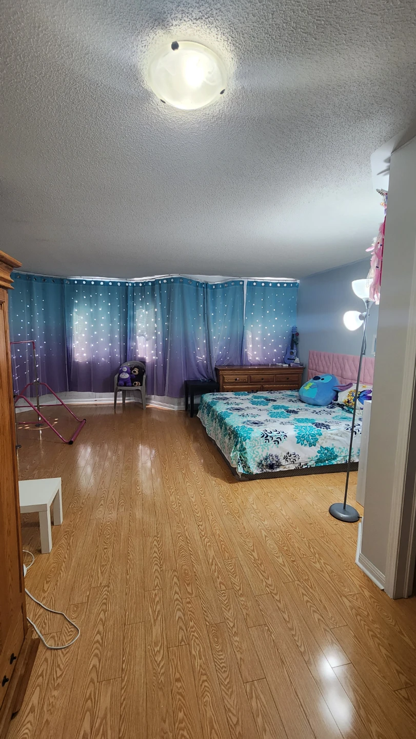 Room Large - Master bedroom for rent - photo 2