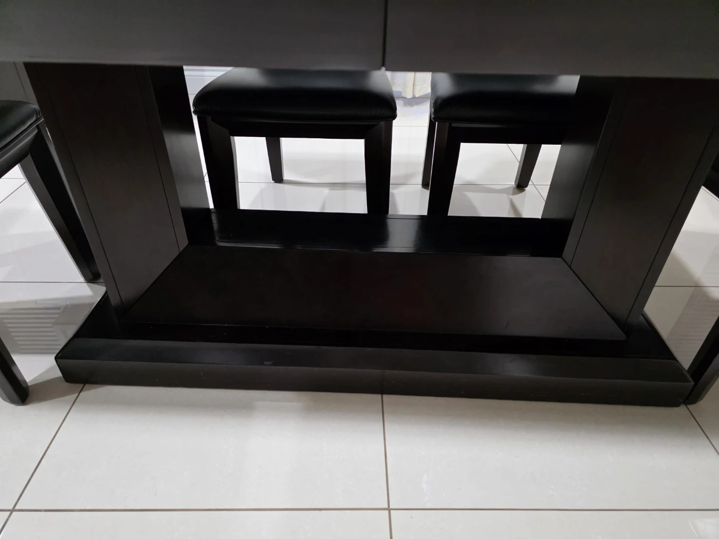 Dark Wood Dining Table and Chairs Set - photo 3