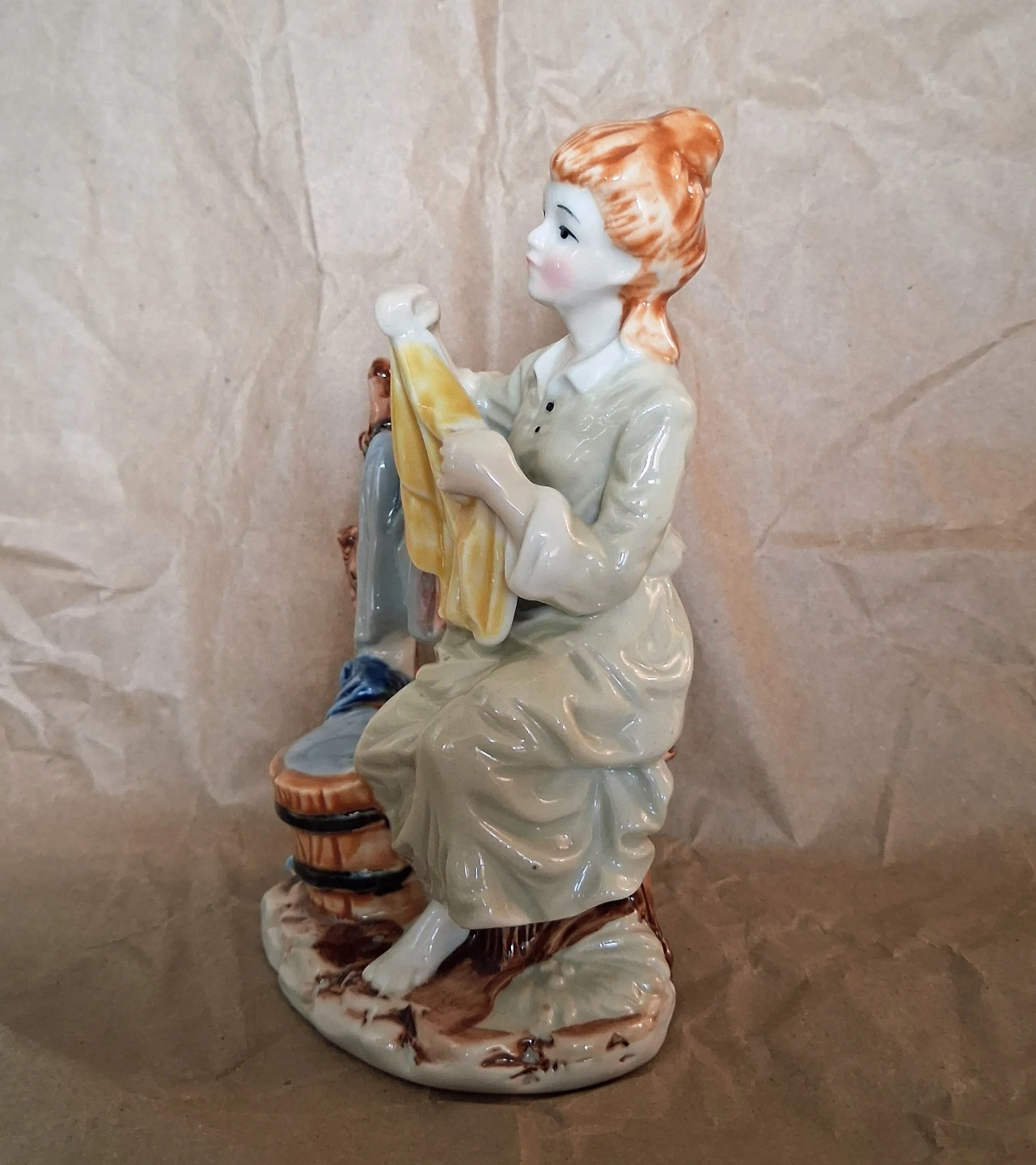 Vintage Porcelain Figurine - Woman Doing Laundry - photo 2