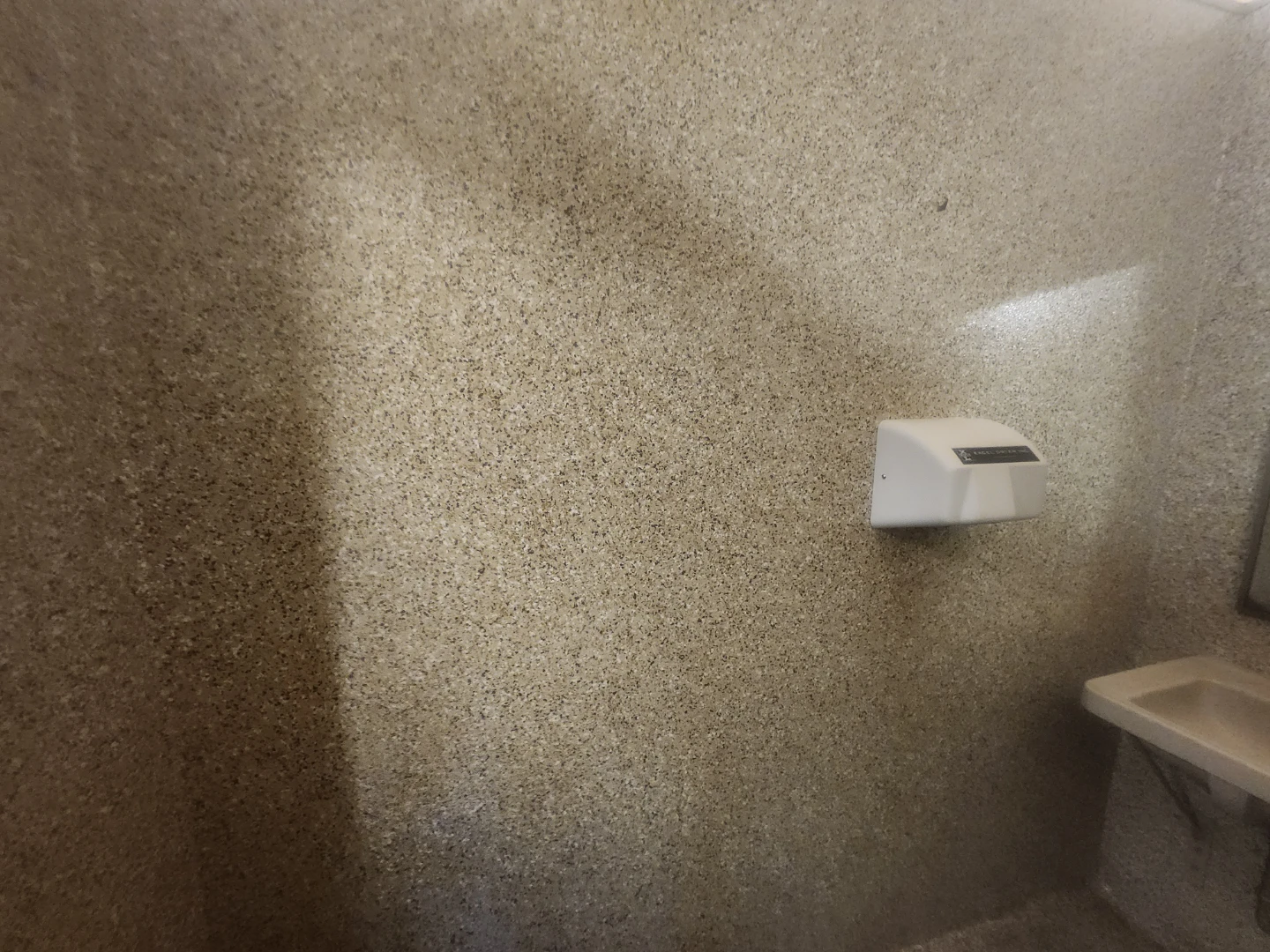 Loue toilette a oka