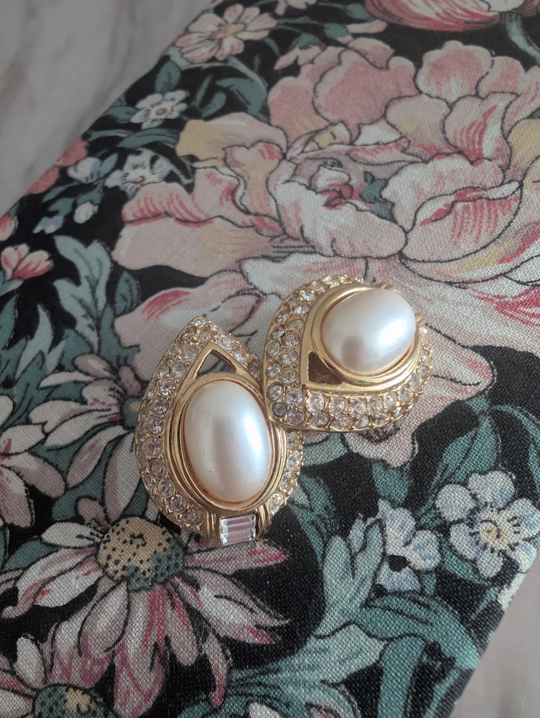 Pearls & Rhinestone Cluster Earrings - photo 4