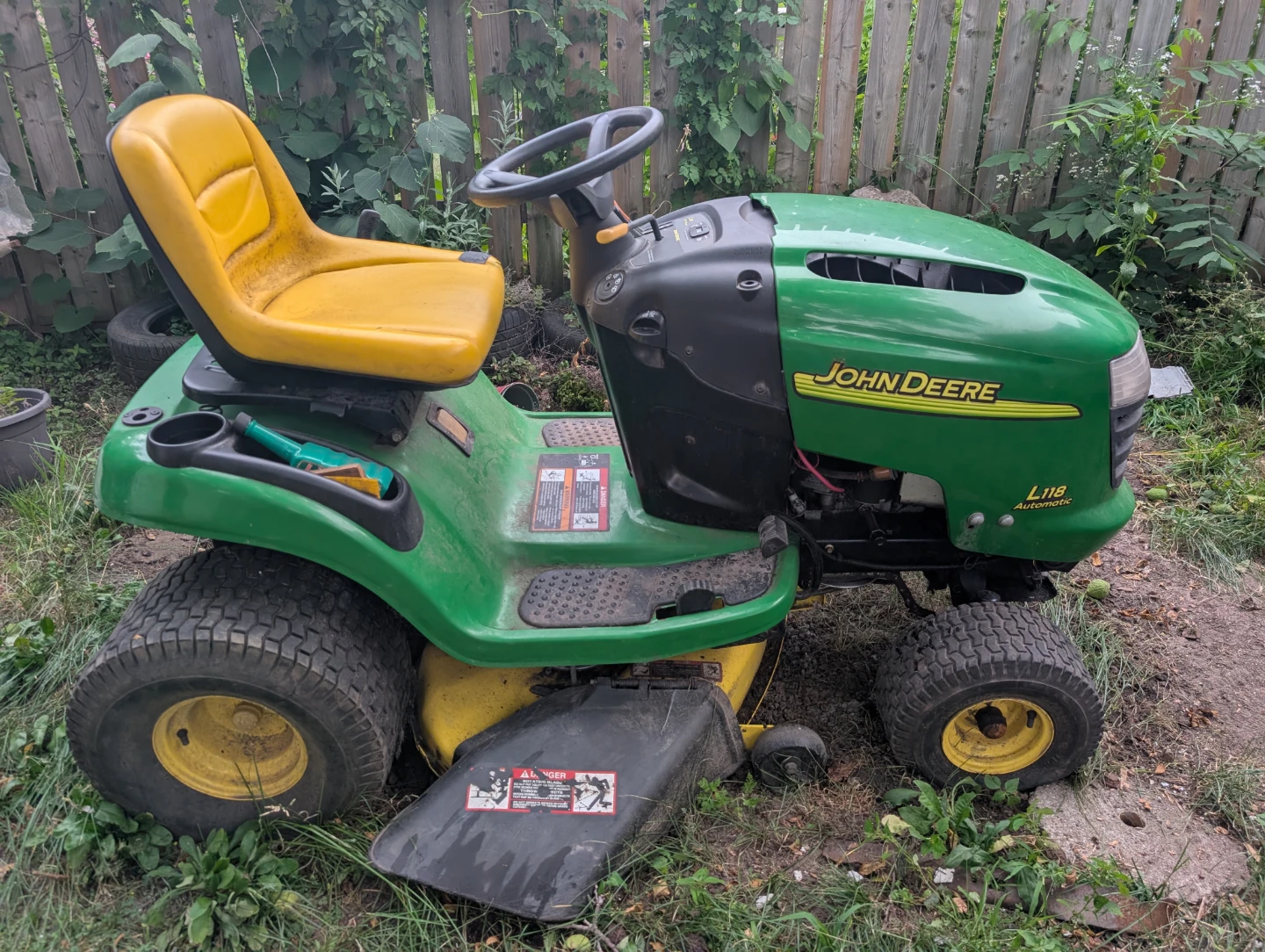 John Deere L118 Riding Mower