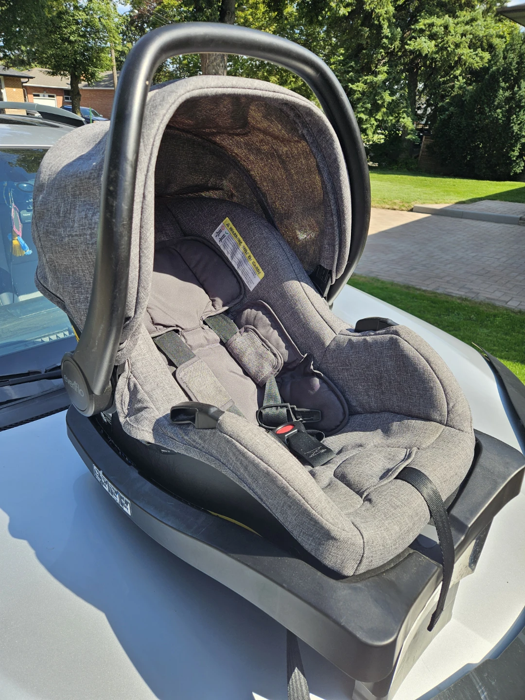 Evenflo Infant Car Seat with Base - photo 3