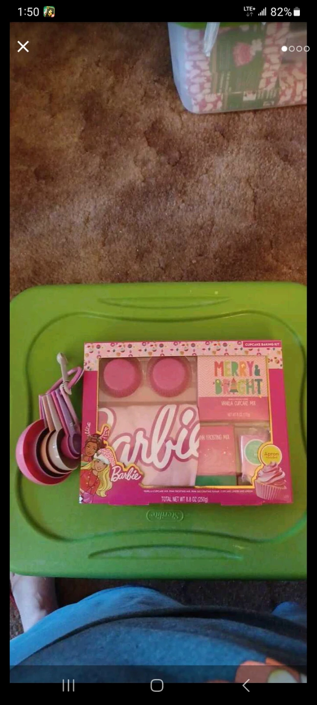 Barbie Merry & Bright Cupcake Baking Kit