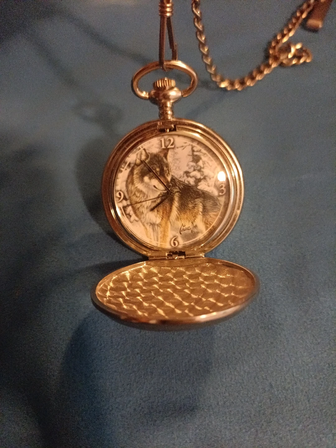 Avon Wolf Pocket Watch "Majestic Encounters" Exclusive Edition - photo 3