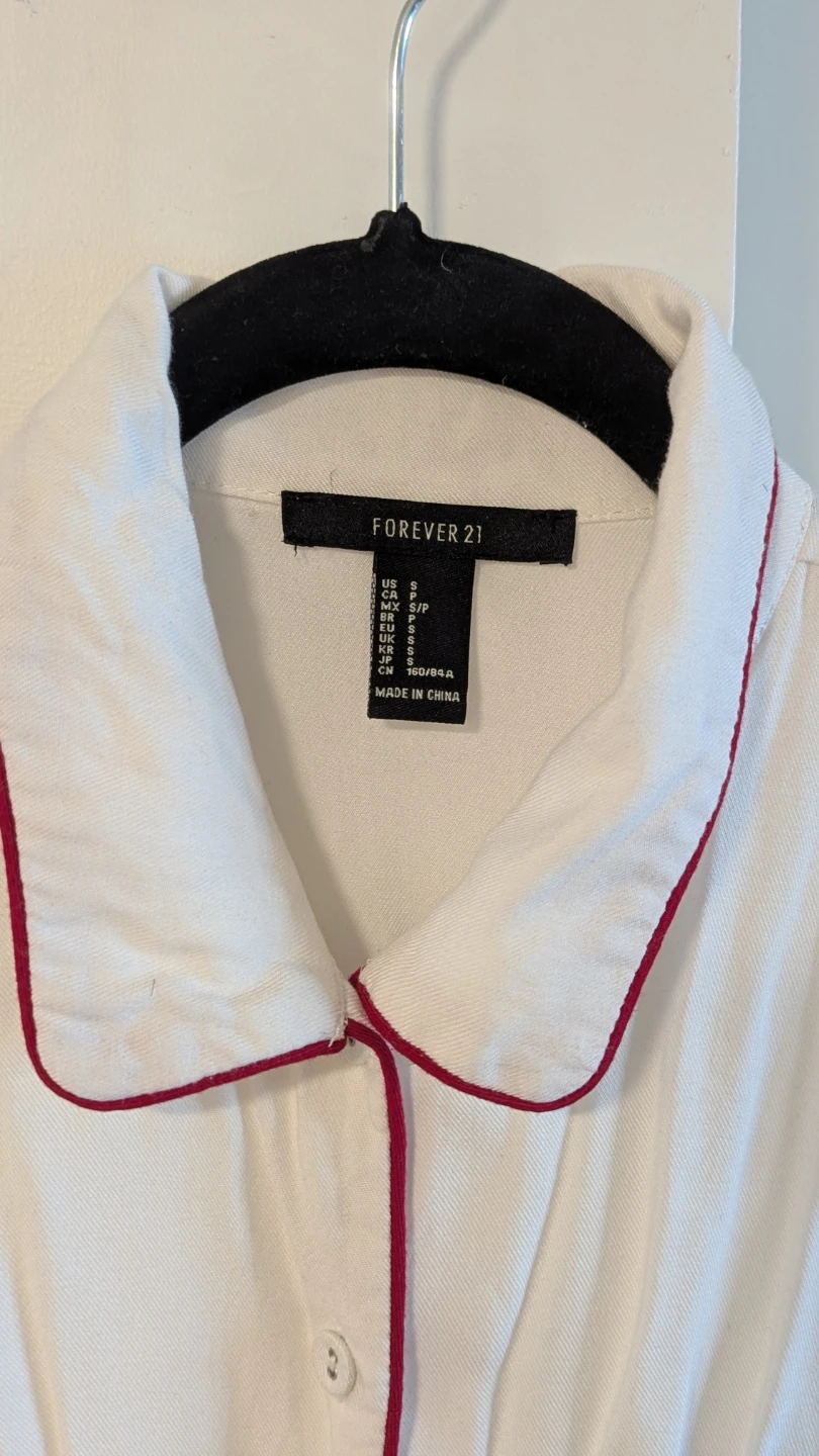 Forever 21 White Cropped Tie-Front Shirt with Red Trim - photo 2