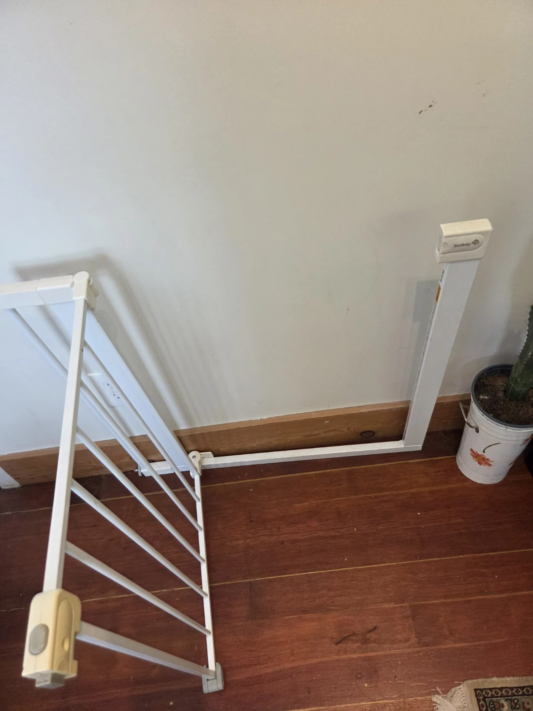 Safety 1st White Metal Baby Gate - photo 4