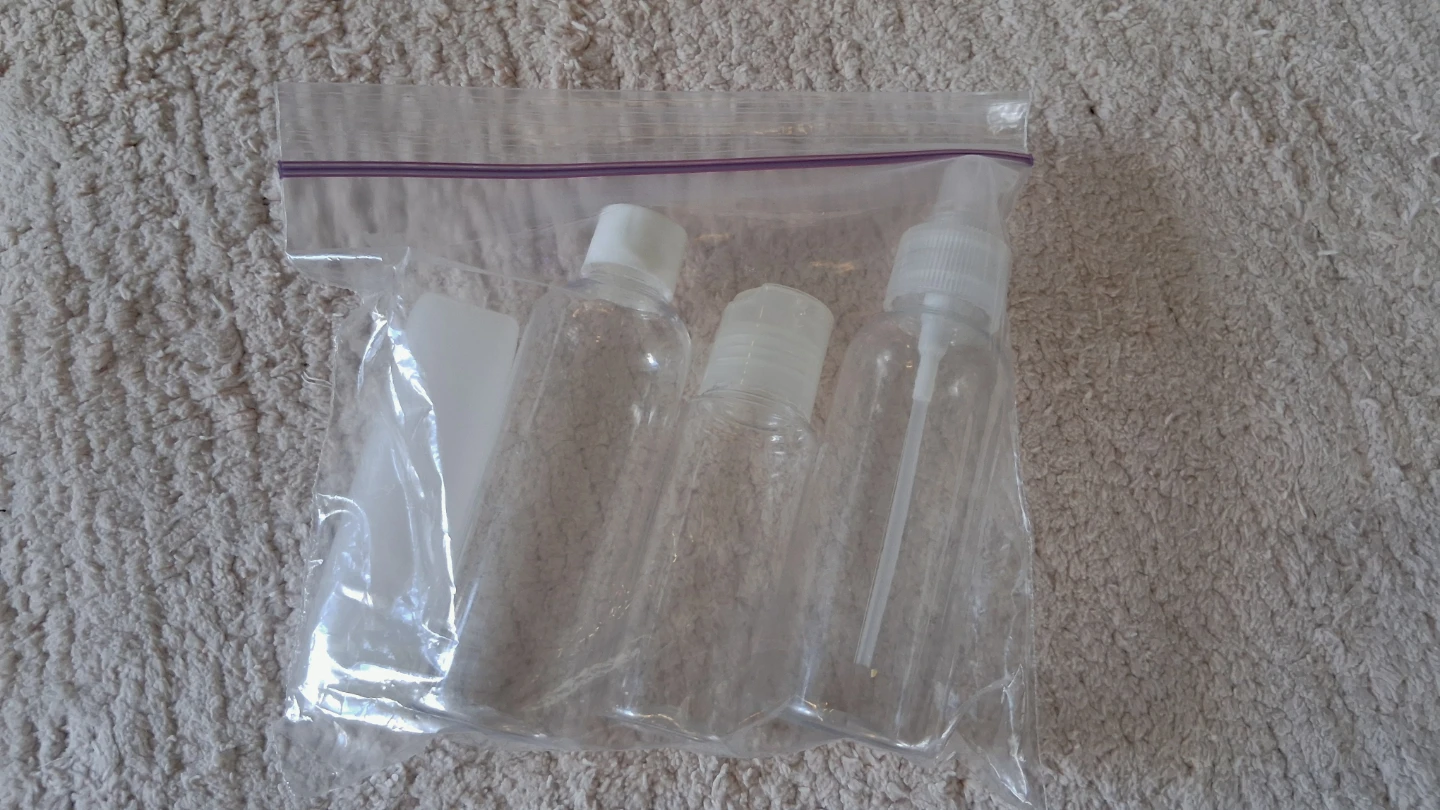 #Freecycle ❤️ Set of 4 Travel Size Bottles - photo 2