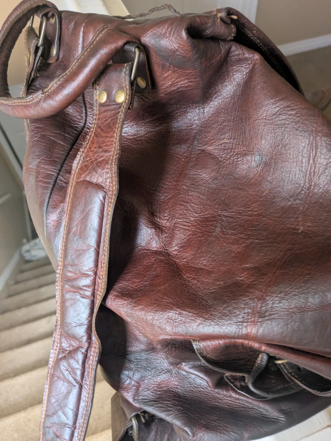 Vintage-Style Leather Backpack - photo 3