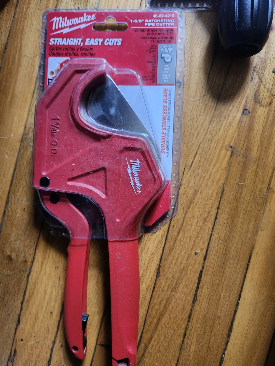 Milwaukee 1-5/8" Ratcheting Pipe Cutter