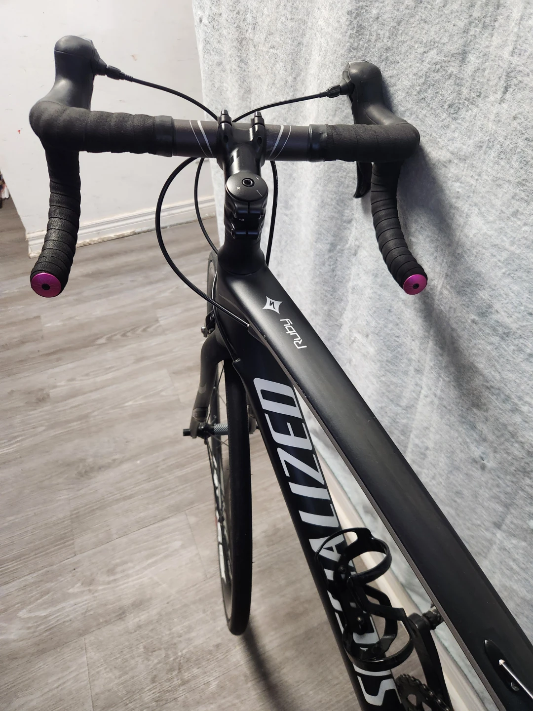 MINT Specialized Ruby Carbon Road Bike (48cm - Small) - photo 4