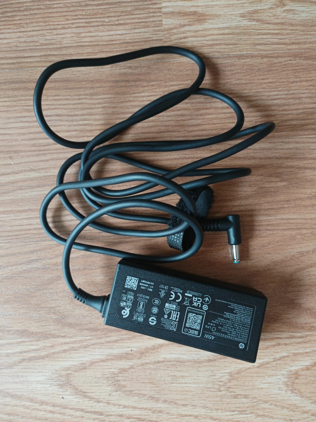 HP 45W AC Adapter Charger