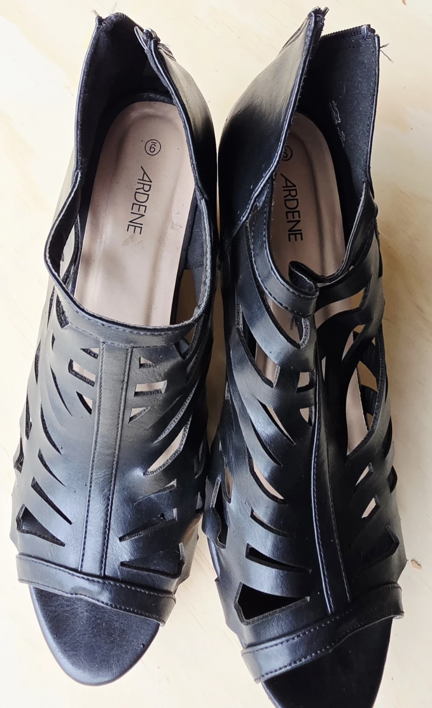 5 pairs set of lady's shoes n sandals - photo 2