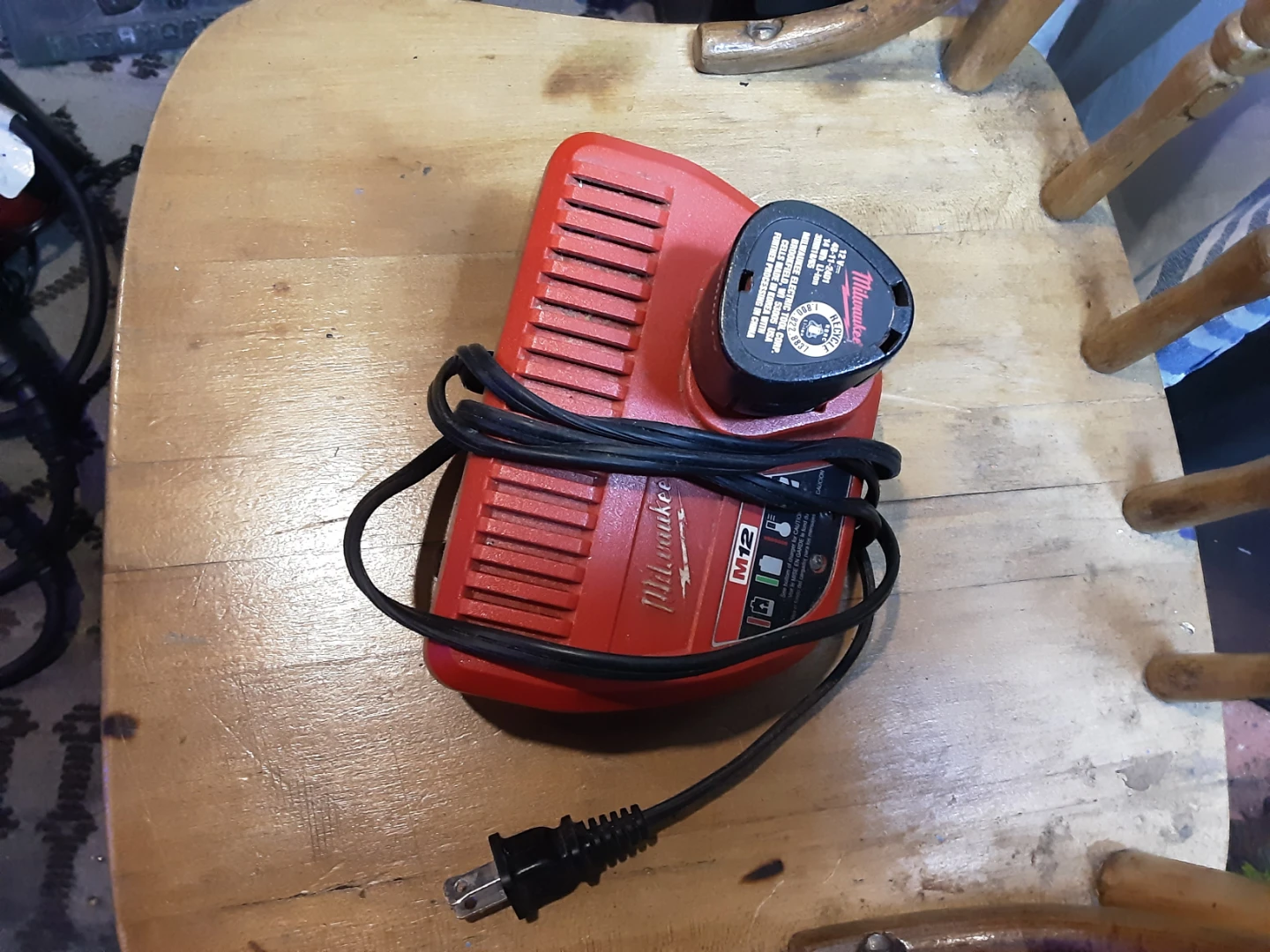 Milwaukee M12 Battery Charger