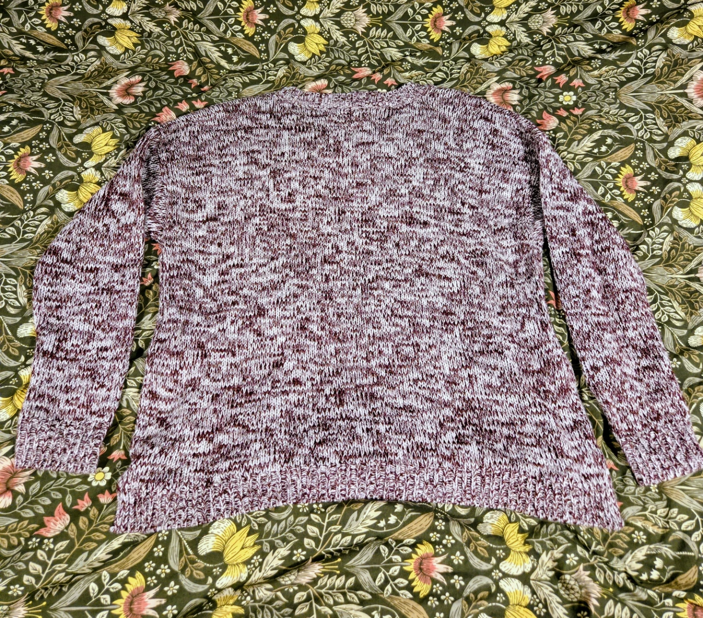 Bunny Sweater - Size L - photo 4