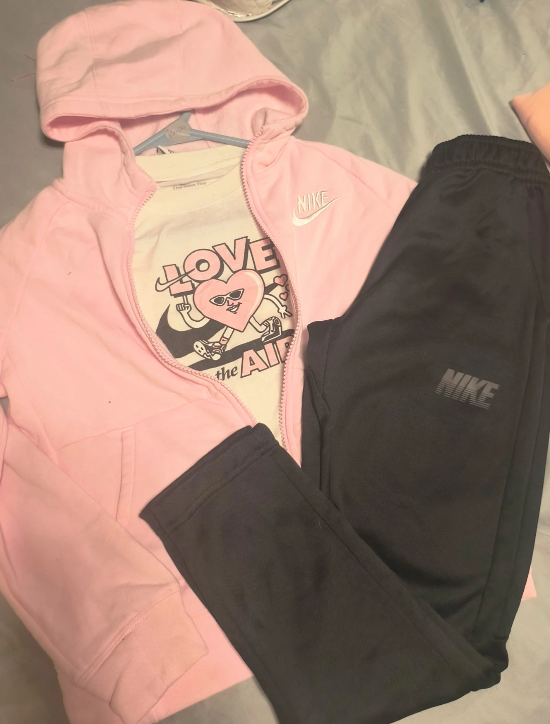 Girls Outfits & Beautiful Dresses