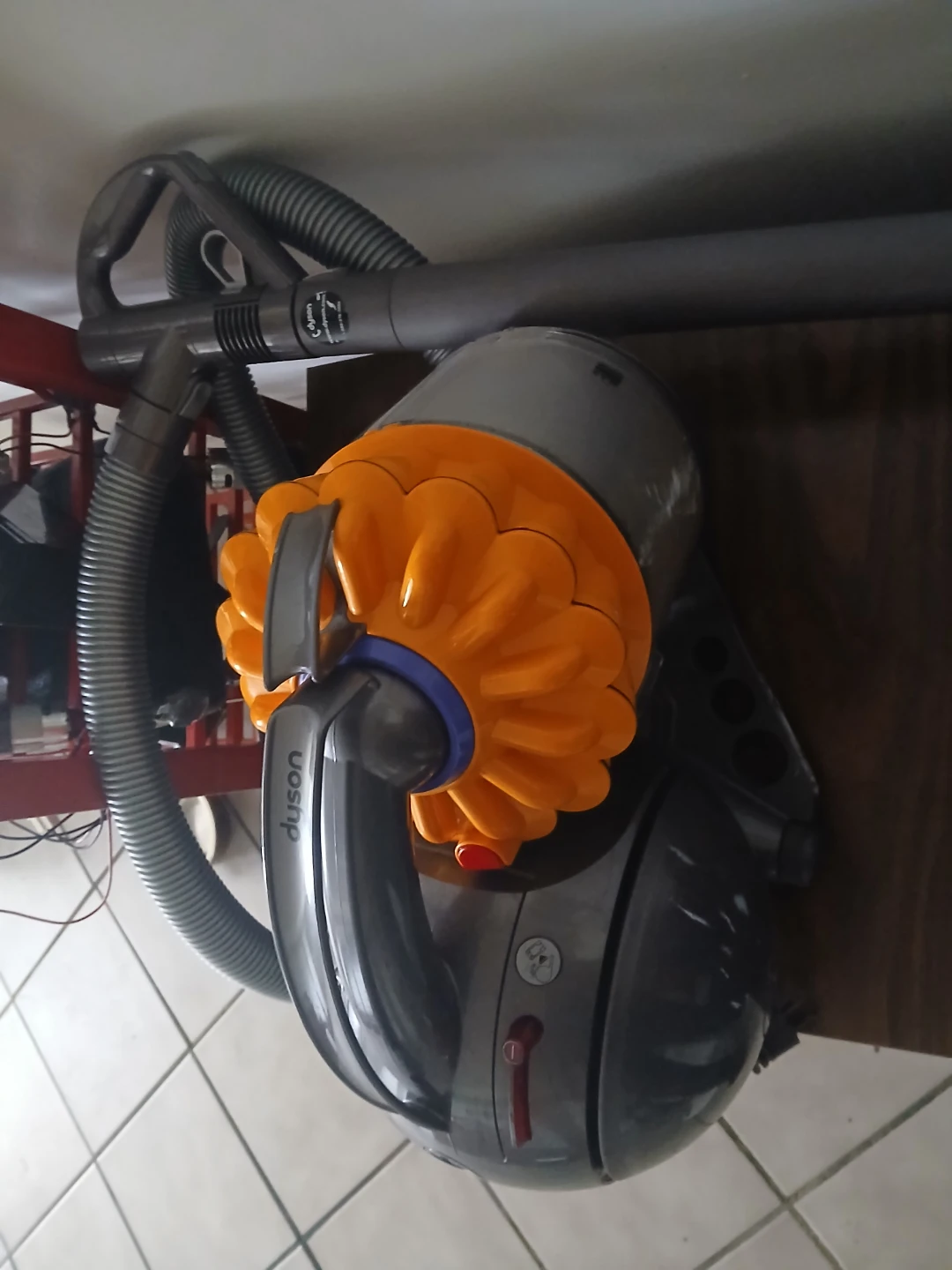 Dyson vacuum clearer exelent condition - photo 3