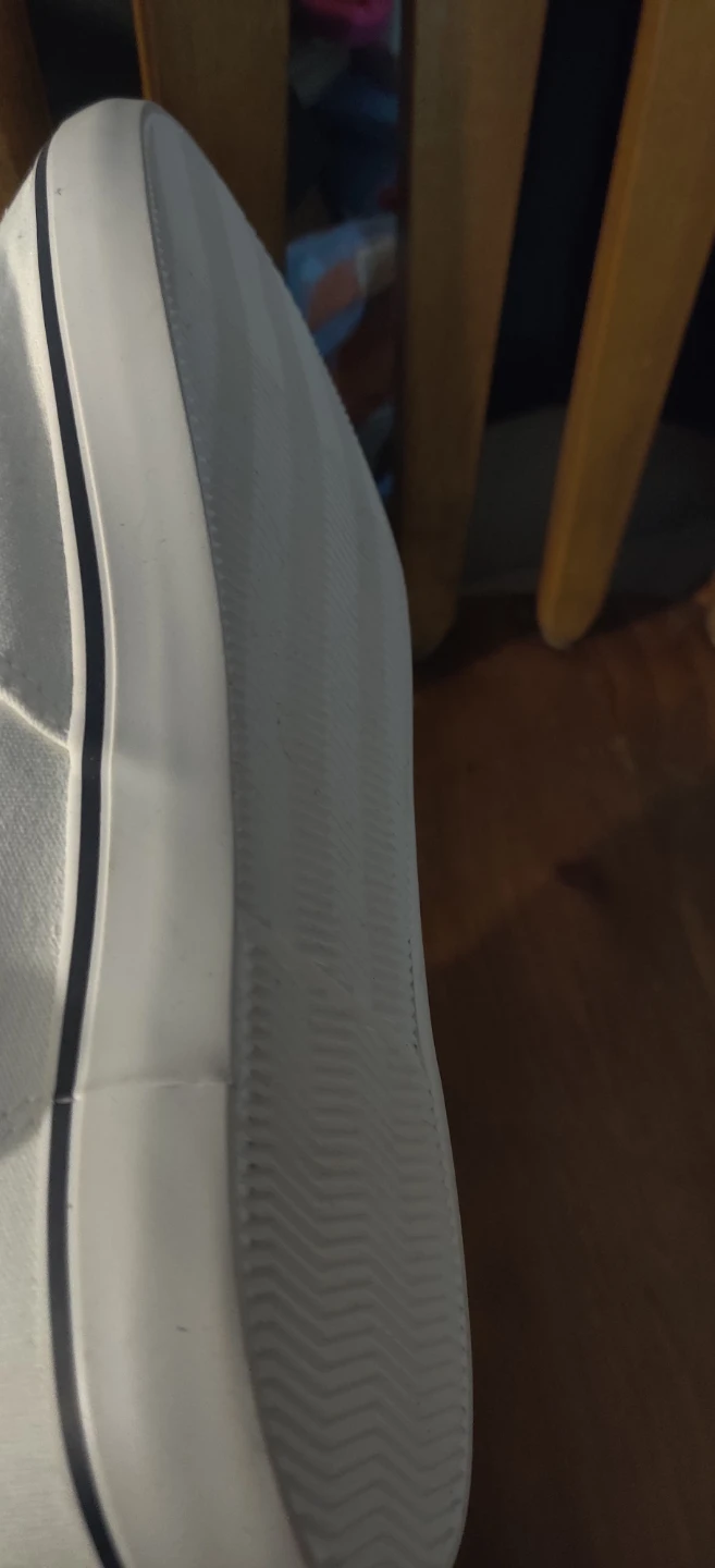 Old Navy White Canvas Sneakers - photo 3