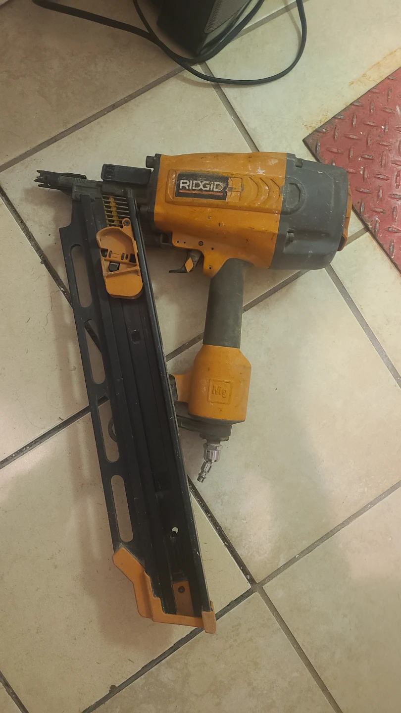 RIDGID Pneumatic Framing Nailer - photo 2