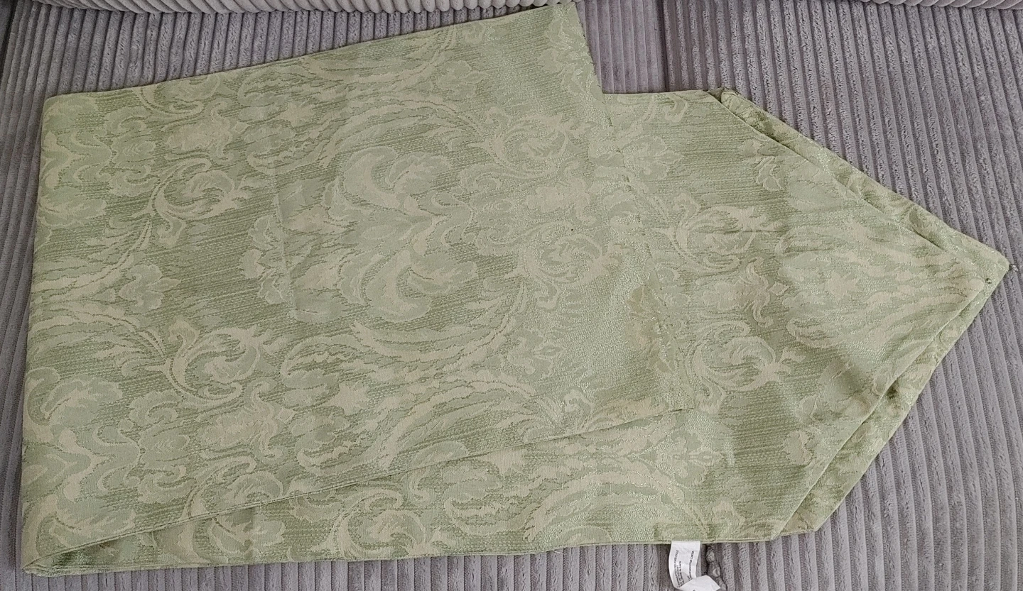 Table Runner and Placemat Set - photo 3