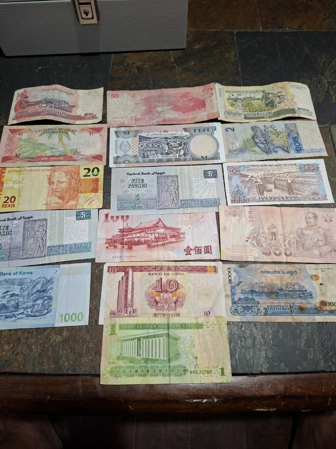 Assorted World Paper Banknotes Collection (All Active Currency) - photo 5