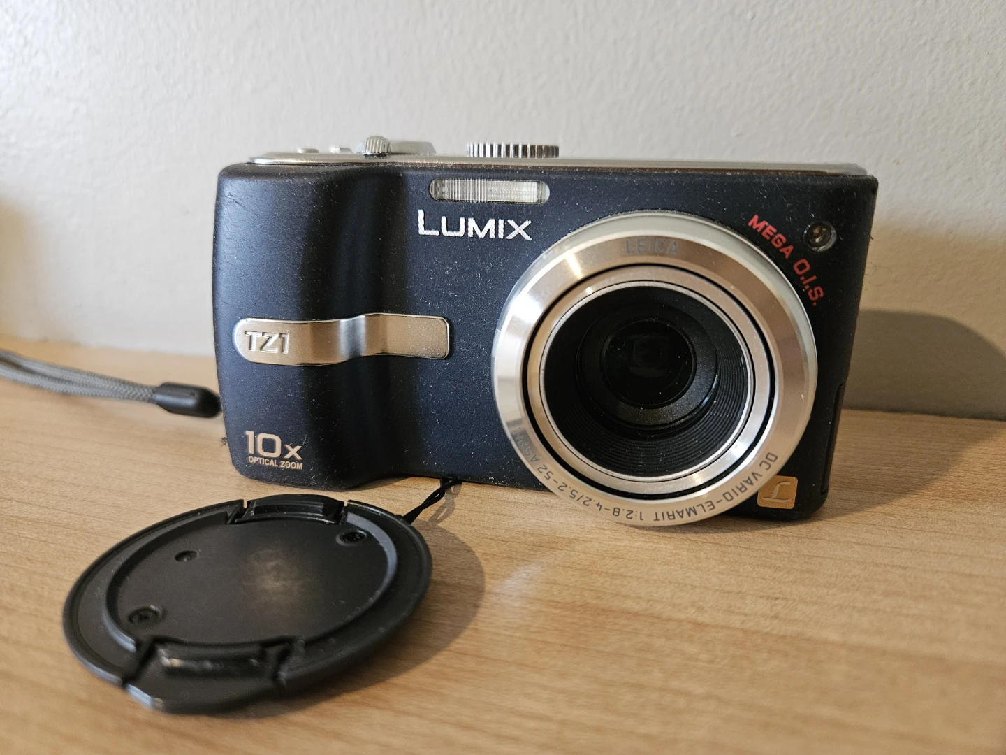 Panasonic Lumix DMC-TZ1 Digital Camera and Case - photo 2