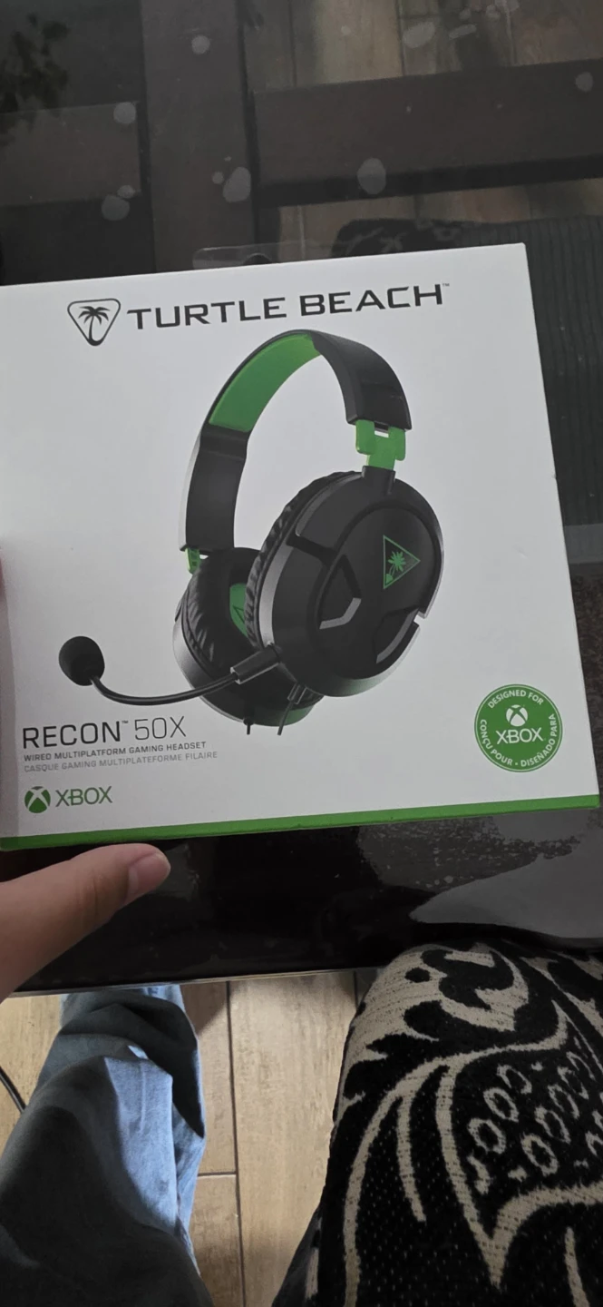 Xbox one with 3 games headset (No controller or cables) - photo 2